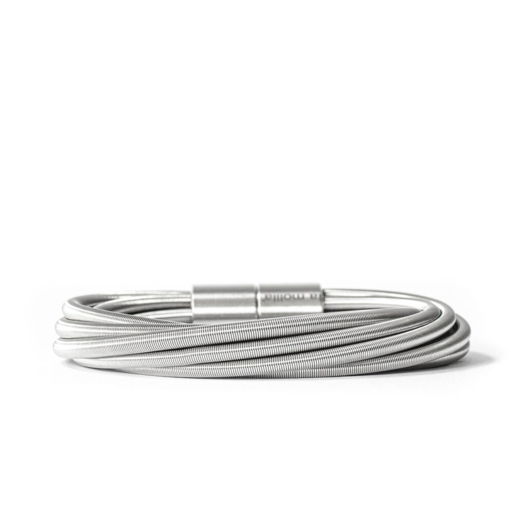 twist_bracelet-front-01-